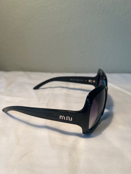 Miu Miu Oversized Black Womens Sunglasses SMU031 1AB-5D1 57-14-130 main image 4